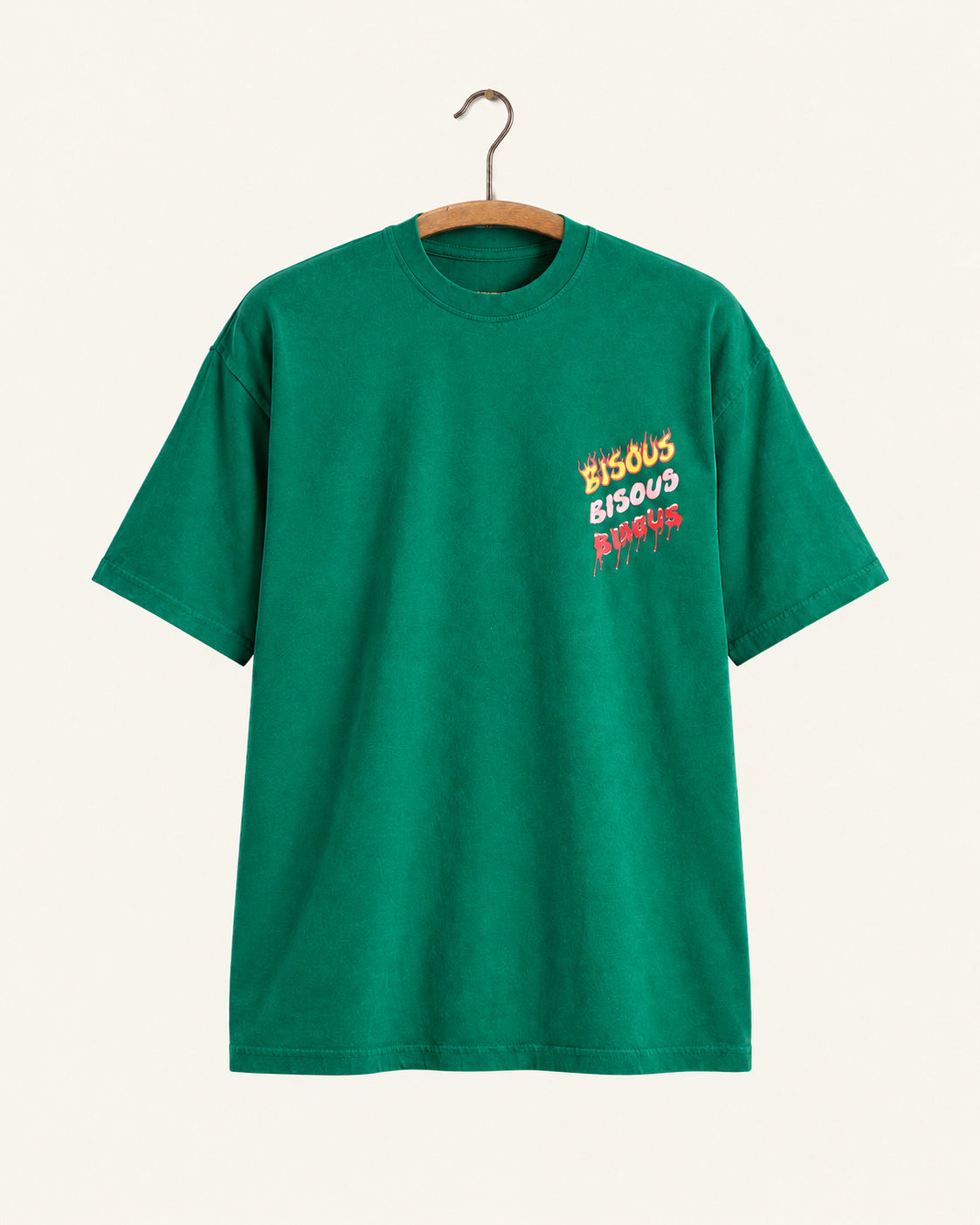 Bisous Skateboard - T-shirt Hot Bisous Blood - Vert, vue de face sur cintre
