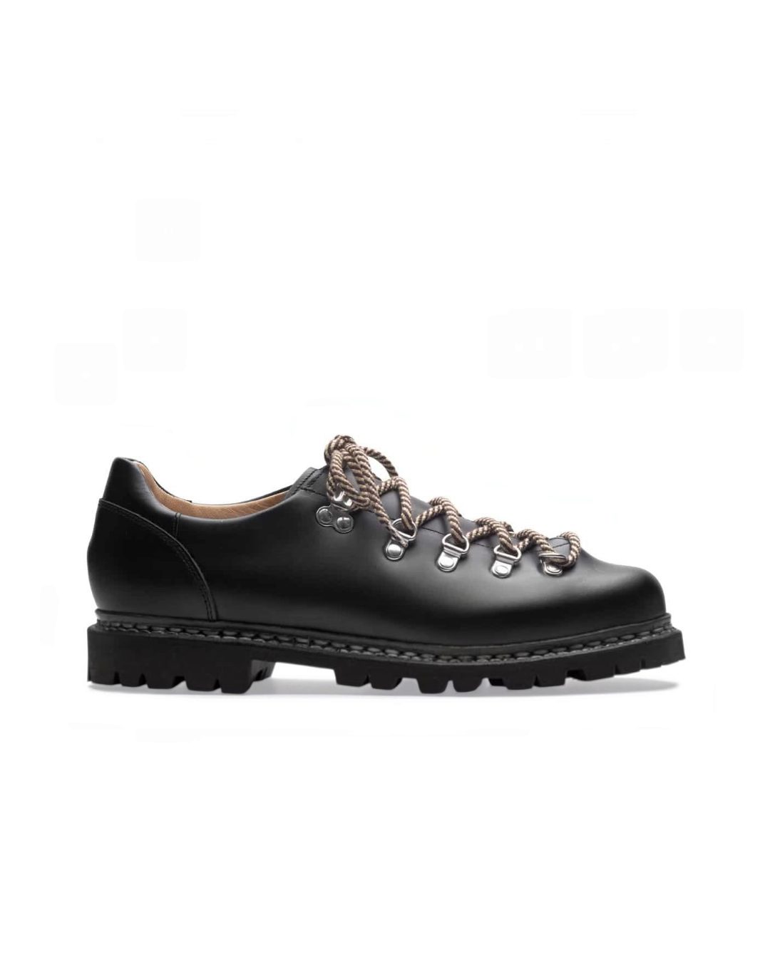 Derbies Paraboot Clusaz en cuir lisse noir avec lacets de randonnée, disponibles chez Merci Paris