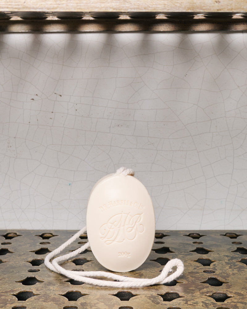 D. R. Harris And Co. - Savon Sur Corde Huile D'Amande Douce