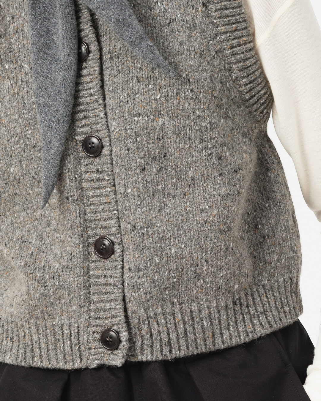 Gilet sans manches Merci Paris Girls Of Dust en laine grise mouchetée avec fermeture boutonnée