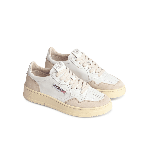 Autry - Low Wom 01 Sneakers - Biege Autry - Low Wom 01 Sneakers - Biege